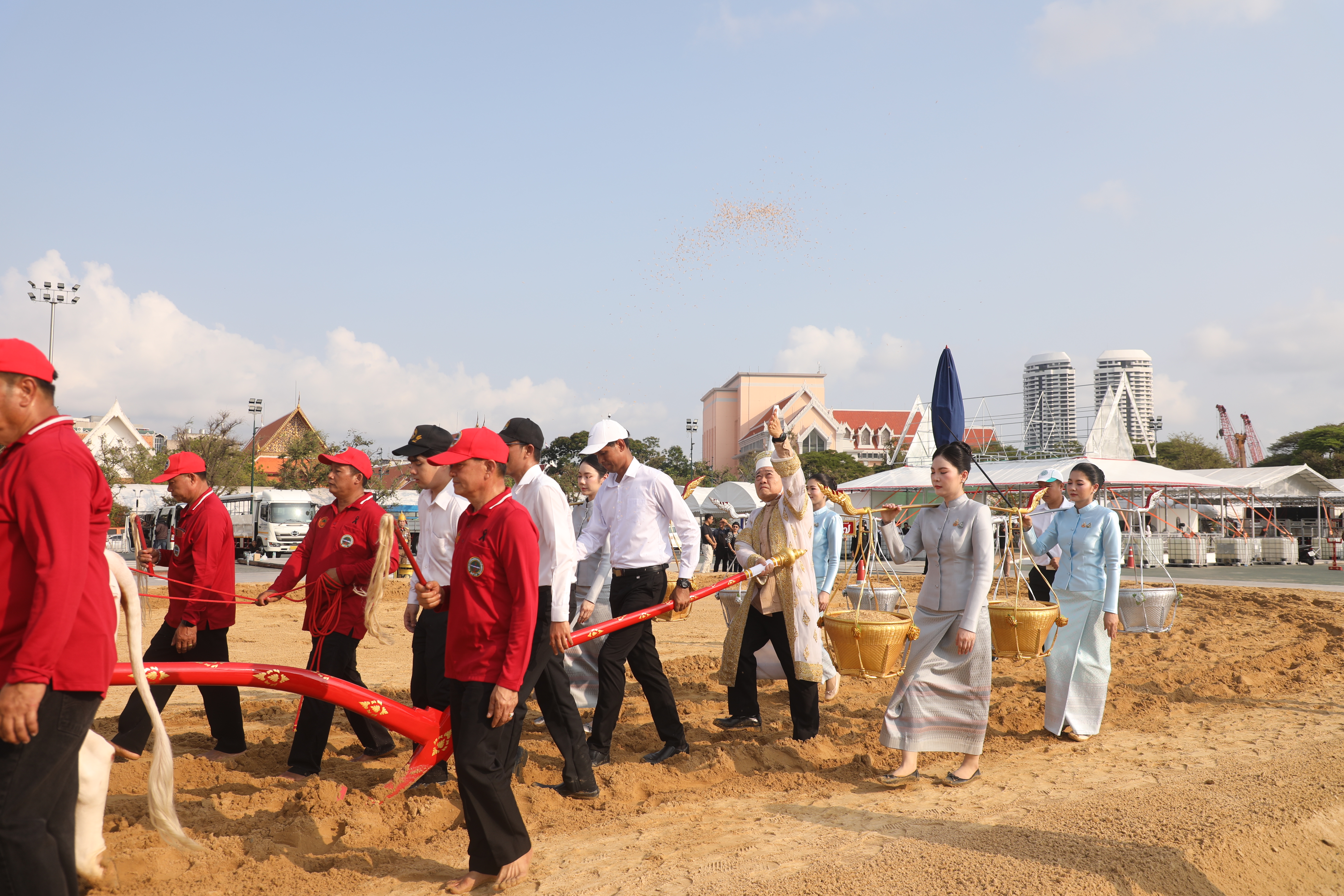 title - ส.ป.ก. ร่วมซ้อมย่อย ครั้งที่ 1 พระราชพิธีพืชมงคลจรดพระนังคัลแรกนาขวัญ ประจำปีพุทธศักราช 2569 